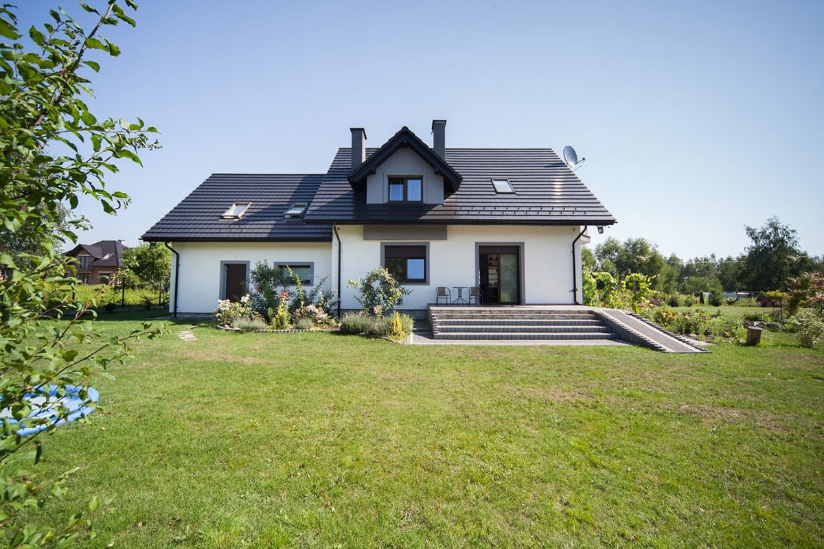 Namo projektas su mansarda 230 m²: 5 Miegamieji, 3 Vonios, Garažas