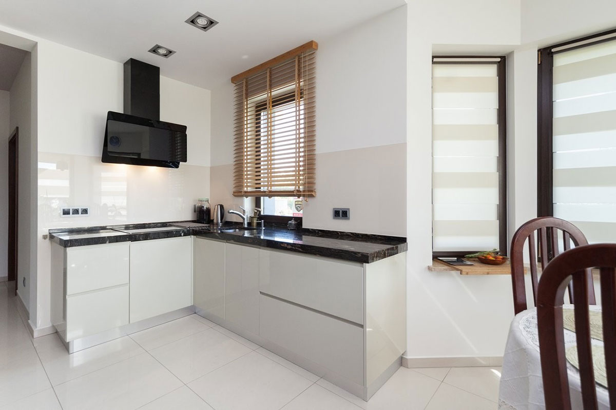 Namo projektas su mansarda 230 m²: 5 Miegamieji, 3 Vonios, Garažas