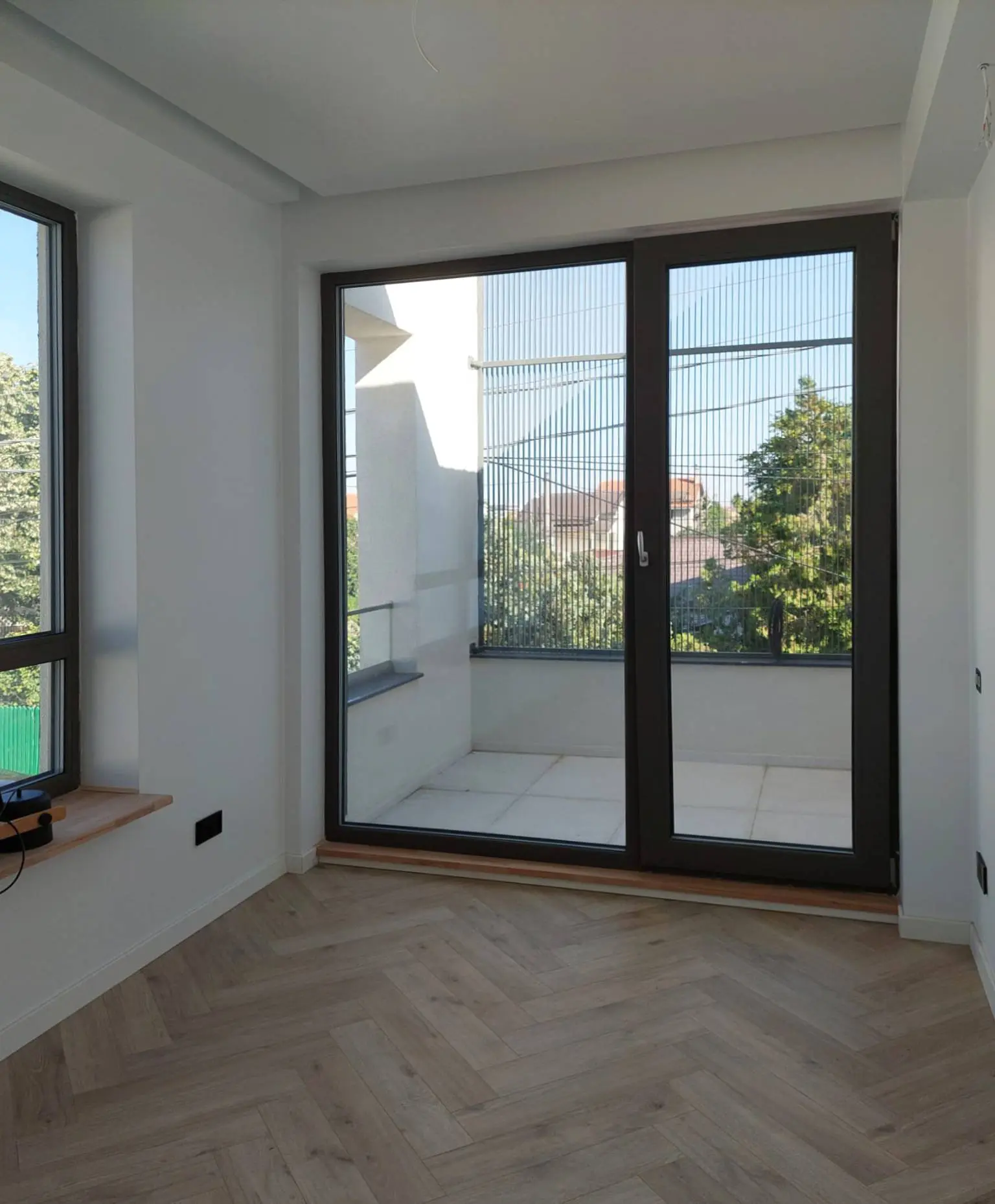 Trijų aukštų namo projektas 235 m²: 4 Miegamieji, 3 Vonios, be Garažo