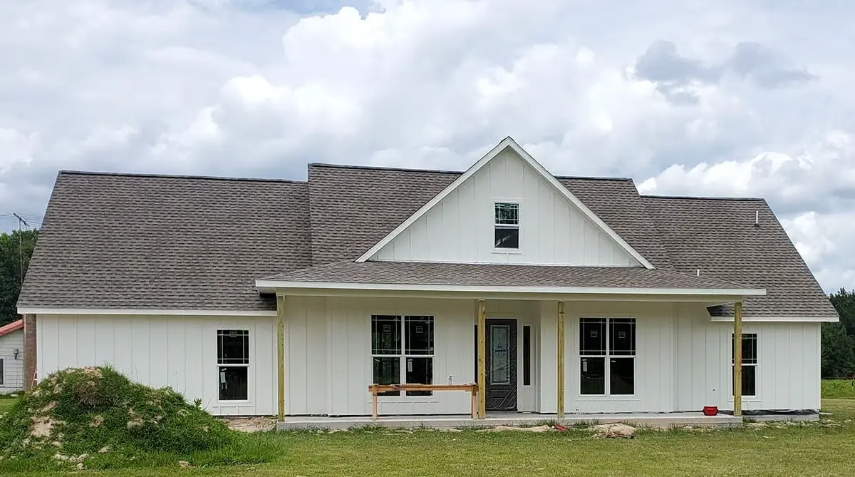Vieno aukšto namo projektas 44 m²: 3 Miegamieji, 3 Vonios, Atvira virtuvė, Garažas