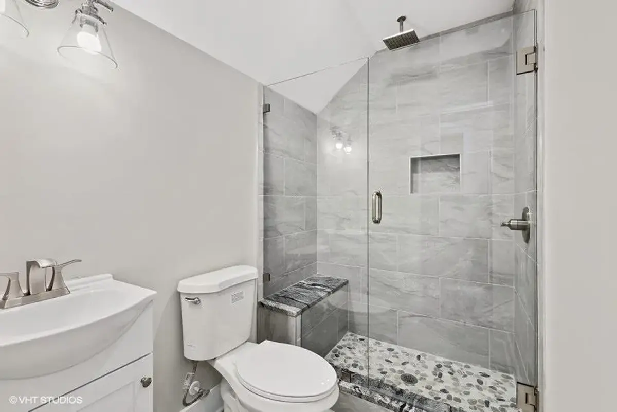 Namo projektas su mansarda 181 m²: 4 Miegamieji, 4 Vonios, Atvira virtuvė, be Garažo