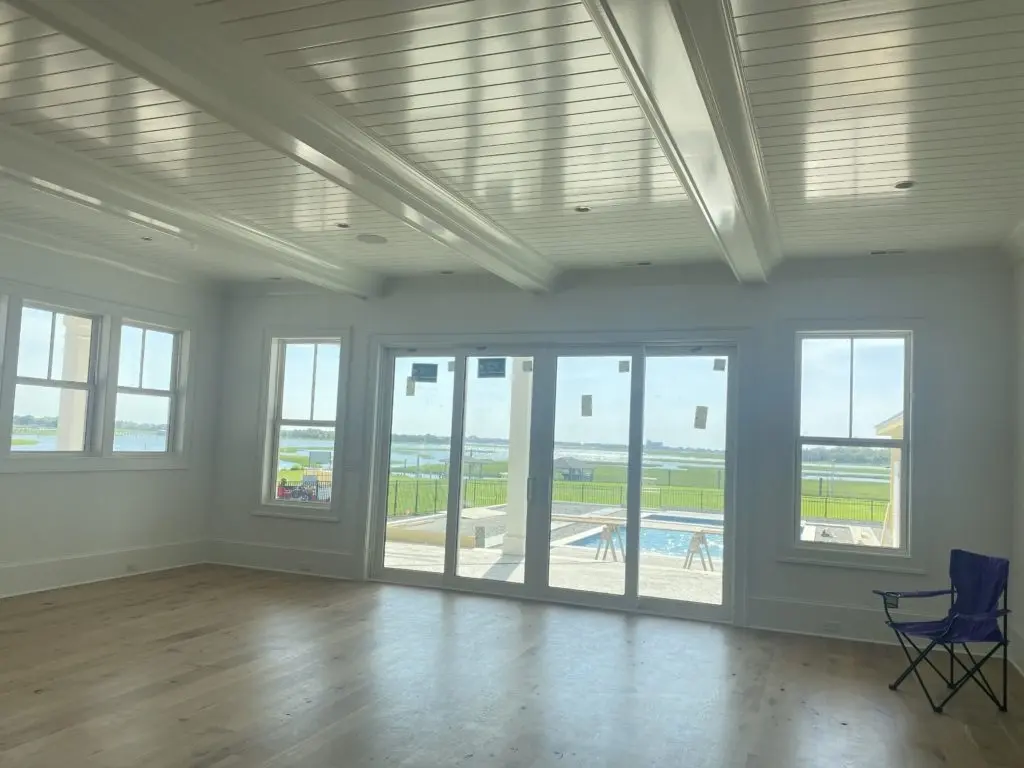 Dviejų aukštų namo projektas 278 m²: 3 Miegamieji, Darbo kambarys, 6 Vonios, Atvira virtuvė, Garažas