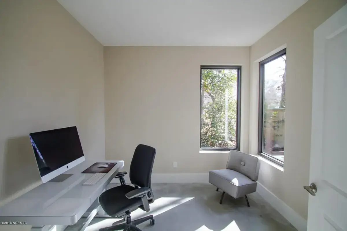 Interjeras 11 – Trijų aukštų namo projektas 351 m², 5 Miegamieji — 70598R