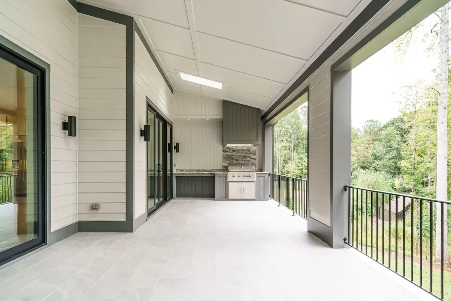 Realios pastatytų namų nuotraukos 18 – Dviejų aukštų namo projektas 553 m², 4 Miegamieji — 34919R