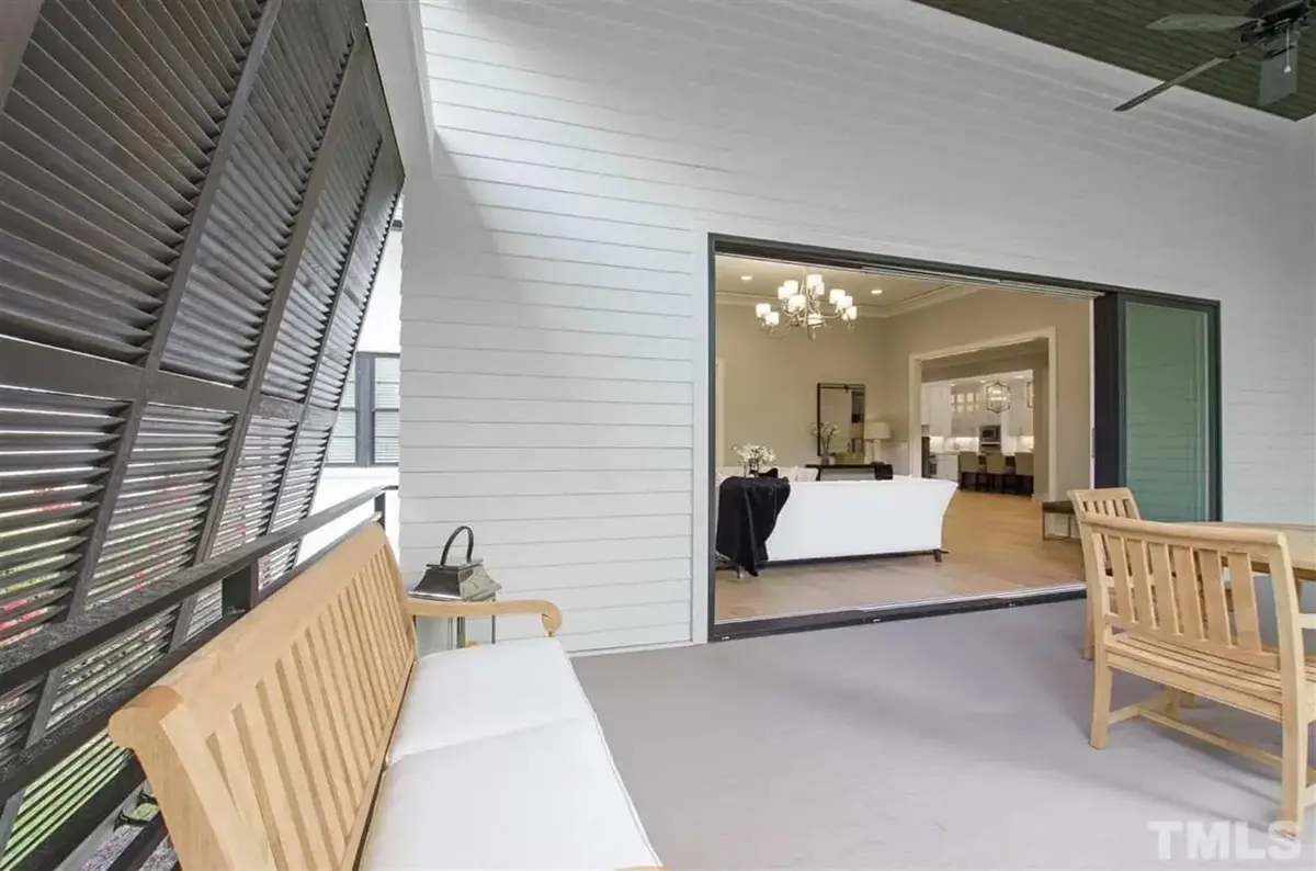 Realios pastatytų namų nuotraukos 20 – Dviejų aukštų namo projektas 433 m², 4 Miegamieji — 51188R