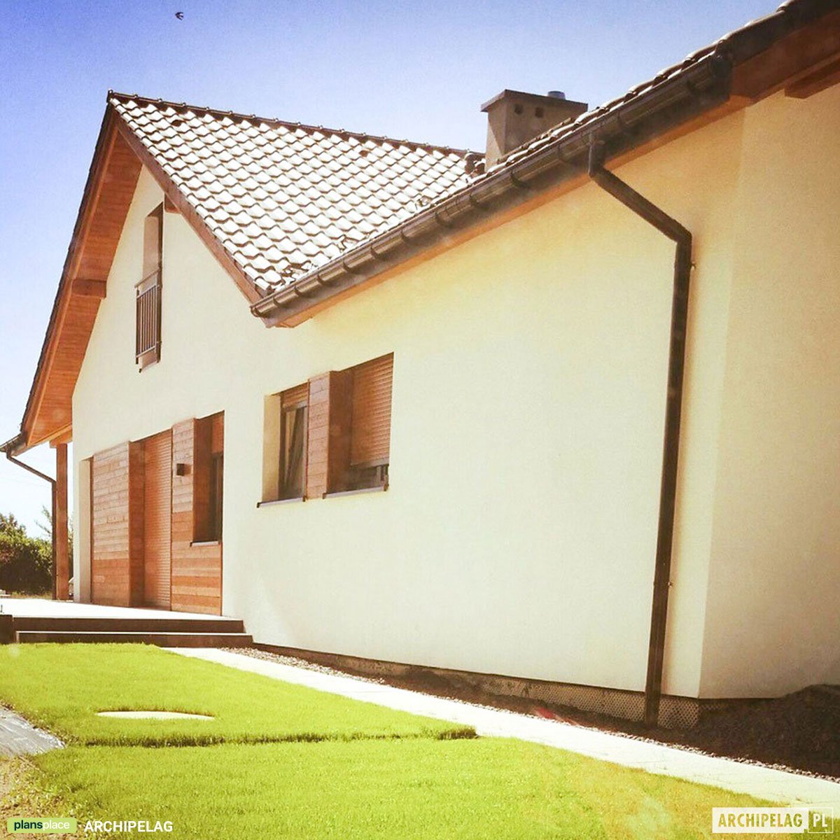 House Plan with Bonus Room and Indoor-Outdoor Fireplace